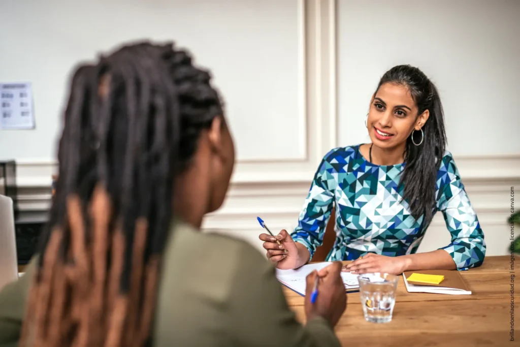 img cyberbullying 9 1 • https://brillandoenlaoscuridad.org/es/cyberbullying-el-enemigo-silencioso/ • Artículos Educativos • juventud •