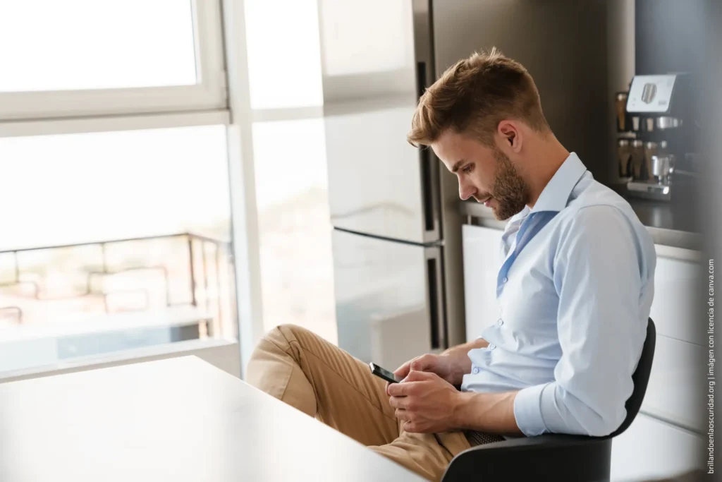 img en la palma de la mano 2 • https://brillandoenlaoscuridad.org/es/en-la-palma-de-tu-mano-3-apps-revolucionarias/ • Recursos y Herramientas • aplicaciones, noticias, tecnologías •